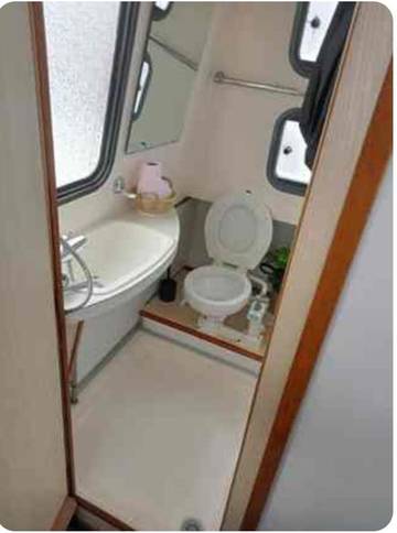 Bateau pour 4 personnes, avec vue et terrasse dans Bazolles