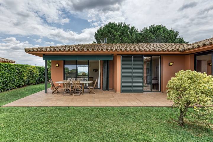 Location de vacances pour 5 personnes, avec jardin à Navata - 2