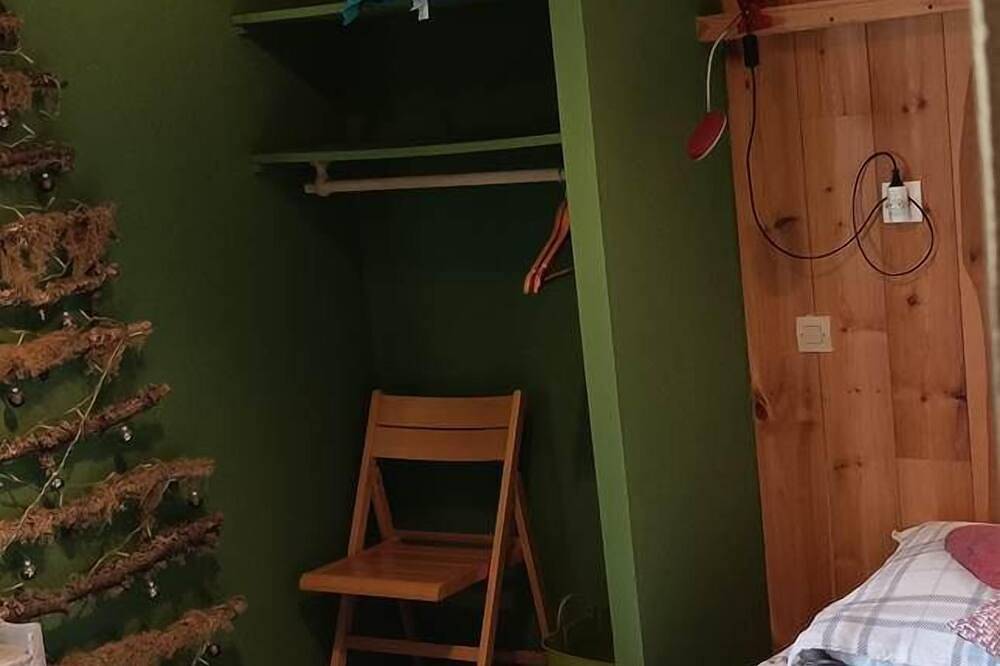 Apartamento entero, Single room - 120cm bed in Artigues, Ariège
