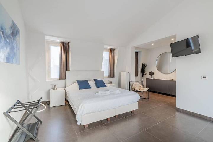 Appartement entier, Luxury two-room suite with balcony near city center in Bruges, Flandre-Occidentale