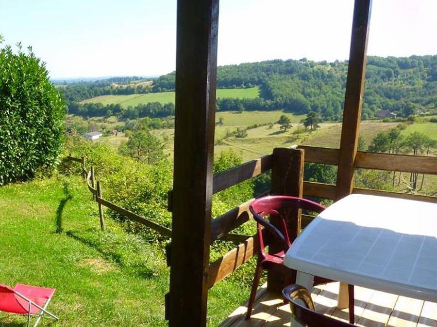 Flower Camping Les Terrasses de Dordogne - Chalet 4 personas - Chalet Standard 25m² (1 habitación) - Terraza cubierta 9m² 2/4 personas in Rouffignac-Saint-Cernin-de-Reilhac, Périgord Noir