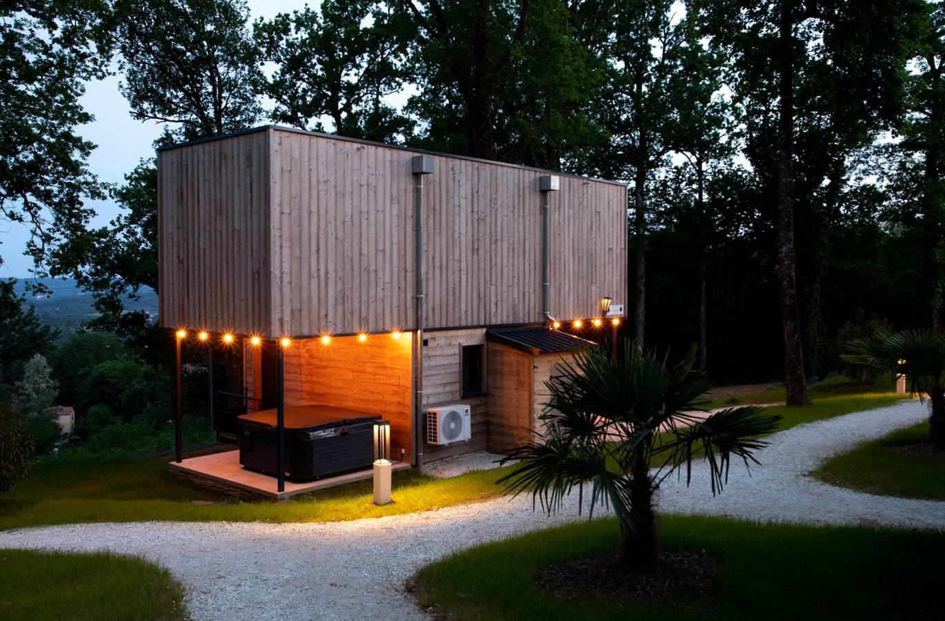 Cabane Spa des Chênes - le Domaine du Pech Eternel in Sarlat-la-Canéda, Périgord Noir