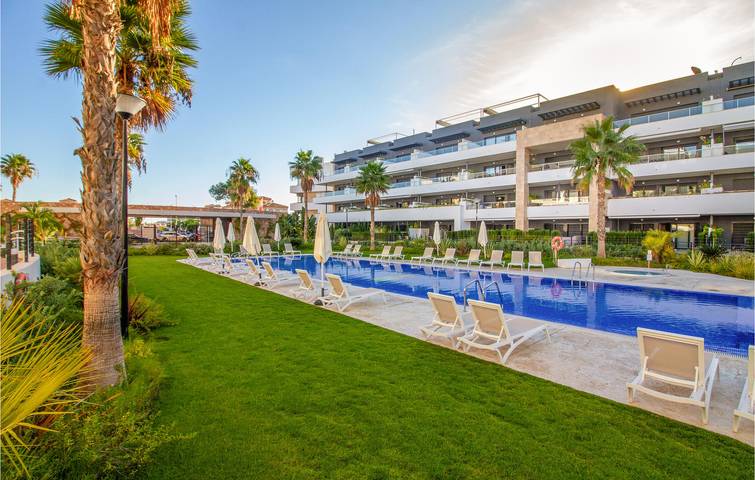 Gîte pour 8 personnes, avec Terrasse ainsi que Piscine et Sauna dans Playa Flamenca