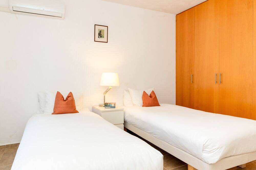 Stylish Villa Lucere with Private Pool and A/C close to Sitges in Olivella, Garraf