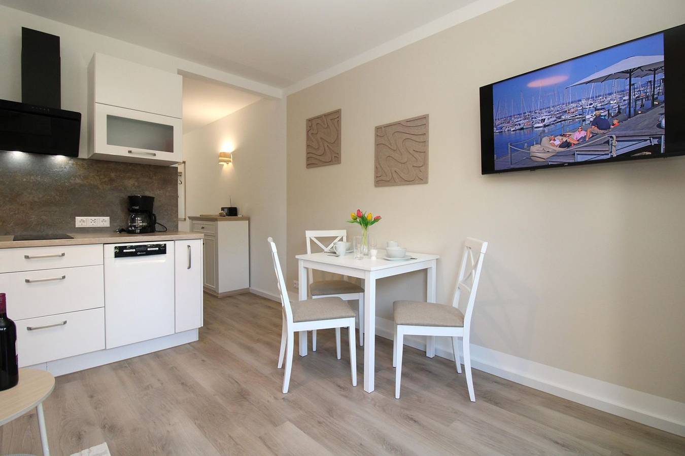 Ganze Wohnung, Zaunkönig We 5: moderne und freundliche 2-Zimmer-Fewo in Kühlungsborn, Mecklenburgische Ostseeküste