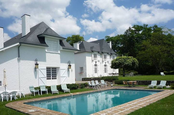Appartement de vacances pour 6 personnes, avec Terrasse ainsi que Jardin et Piscine