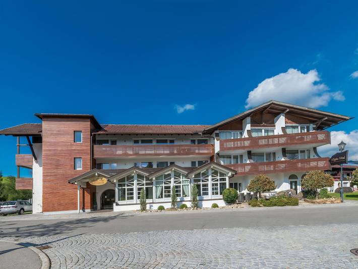 Ferienhaus für 7 Personen, mit Sauna und Garten sowie Pool und Balkon, kinderfreundlich in Oberstaufen