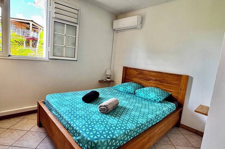 Appartement entier, Pomme Cannelle, un paisible T2Bis idéalement situé à 100 mètres de la plage 🌴 in Le Diamant, Martinique