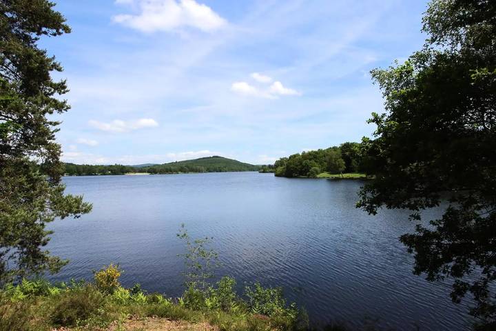 Gîte pour 4 personnes, avec jardin à Beaumont-du-Lac - 3