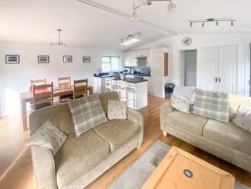 Log Cabin for 4 People in Powys, Mid-Wales, Photo 2