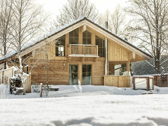 Hütte in Ainring mit Schwimmbecken in Ainring, Rupertiwinkel