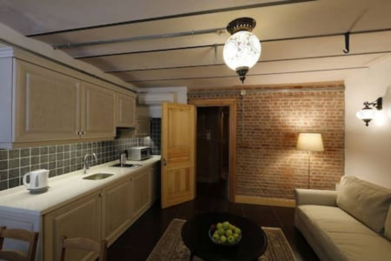 Ganze Wohnung, Ferienwohnung für 4 Personen mit Garten in Fatih, Şehsuvar Bey Mahallesi