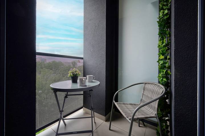 Entire holiday apartment, Modern Studio with Balcony | 20 minutes to Market Square in Wrocław, Lower Silesia