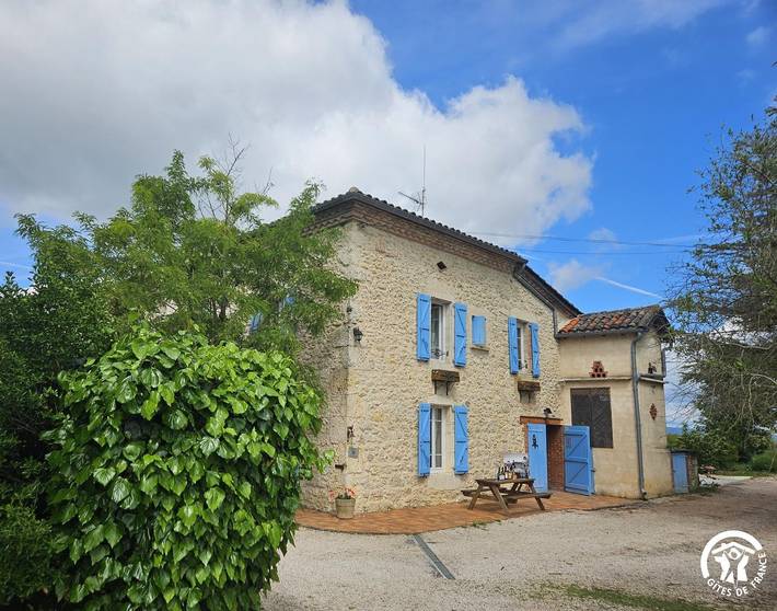 Gîte pour 6 personnes, avec terrasse et jardin