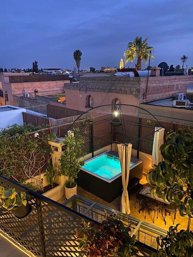 Villa pour 10 personnes, avec terrasse et jacuzzi à Marrakech