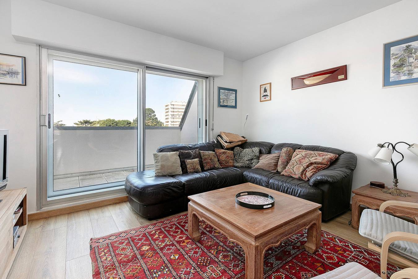 Entire apartment, Bright Central Apartment for 4 with Balcony and Wi-Fi in Pornichet, Côte d'Amour