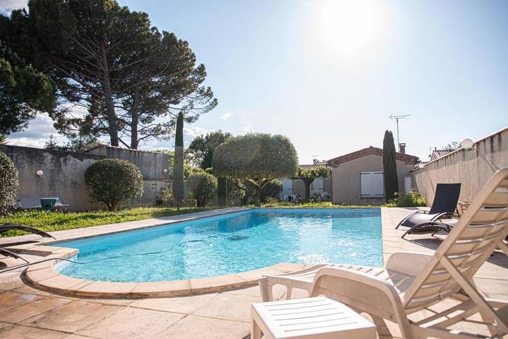Villa pour 10 personnes, avec vue ainsi que jardin et piscine à Carcassonne