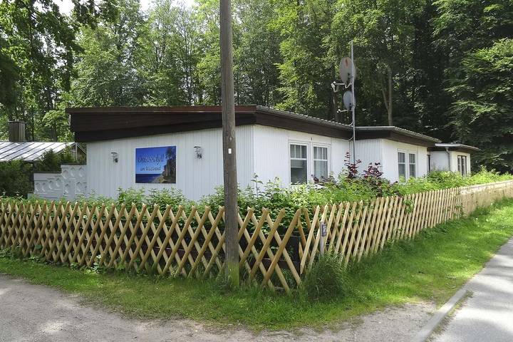 Bungalow für 6 Personen, mit Terrasse und Garten in Nienhagen