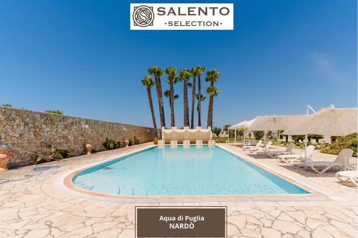 Villa per 13 persone, con idromassaggio e terrazza nonché piscina e giardino a Nardò