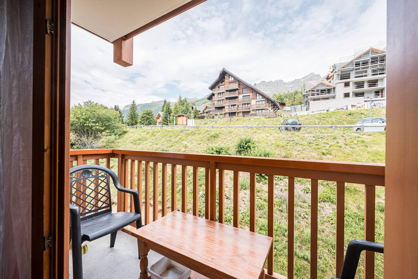 Apartamento entero, Apartamento 'Bds1 37 4/5 Plazas' con vistas a la montaña, balcón y Wi-Fi in Montgellafrey, Le Grand Domaine