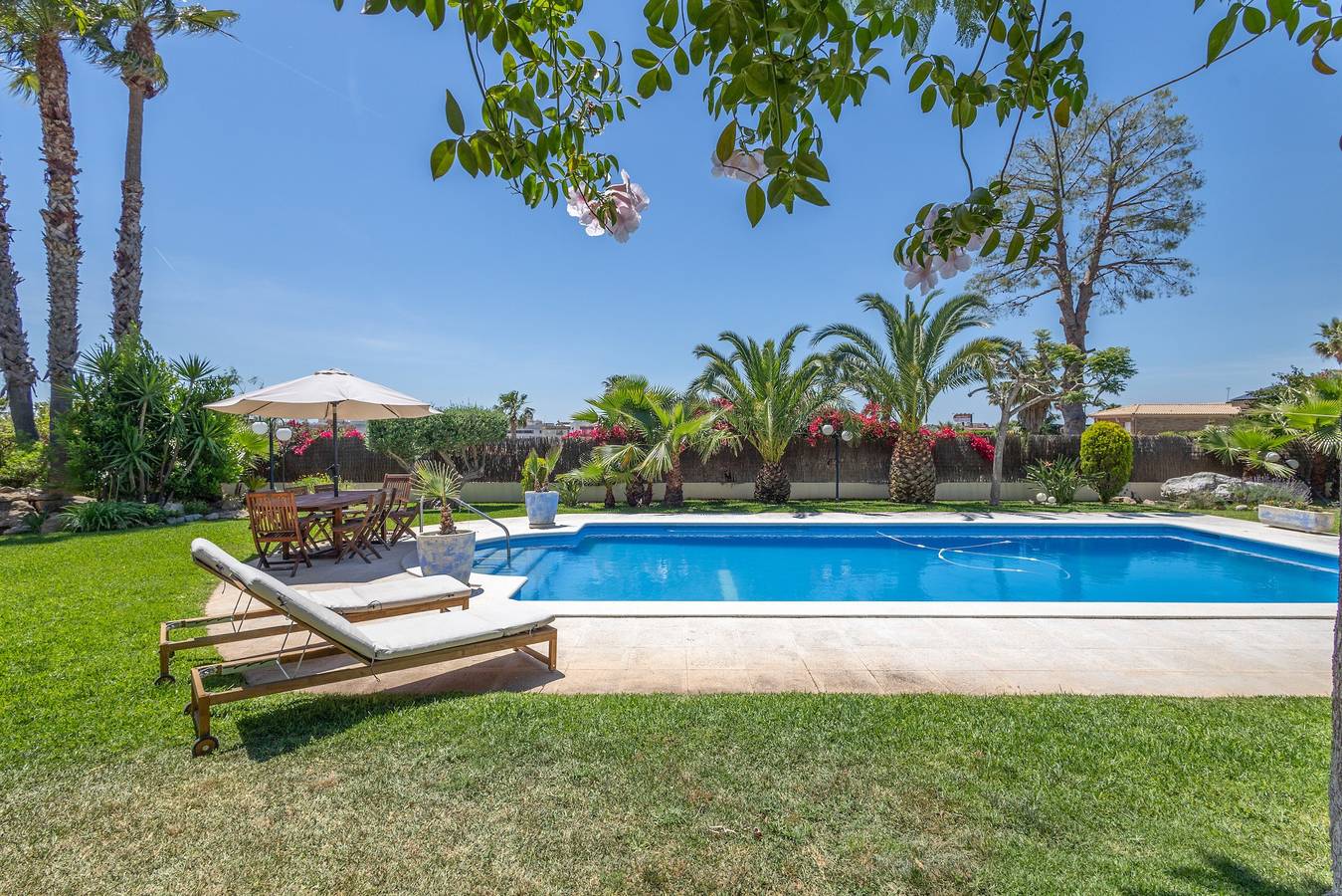 Vakantiehuis 'Elegant, Privacy en Comfort' met Zeezicht, Privézwembad en Wi-Fi in Calafell, Costa Dorada
