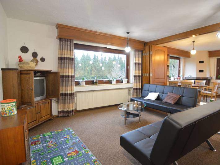 Ferienhaus für 19 Personen, mit Balkon und Garten sowie Sauna in der Eifel - 3