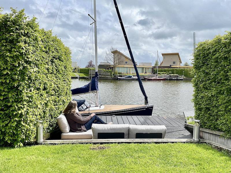 Vakantiefriesland — Ferienhaus Koudum mit privatem Anlegesteg in Ijsselmeer