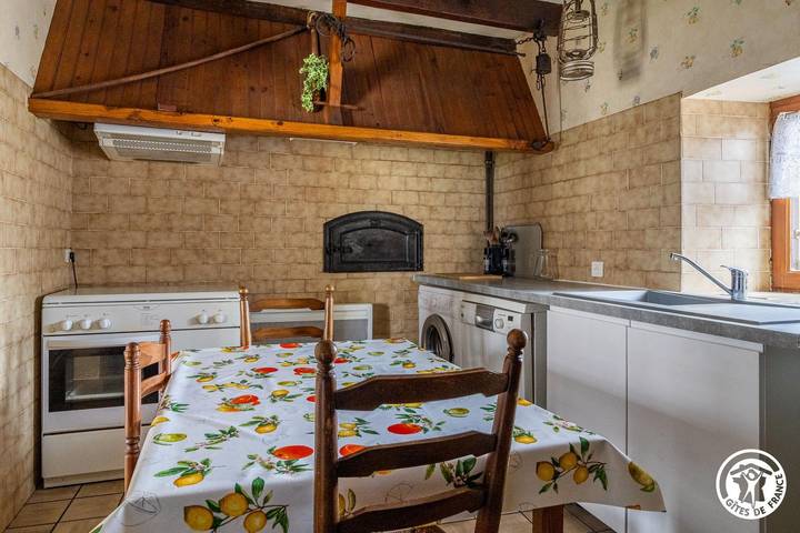 Encantadora casa rural con aparcamiento y wifi in Charbonnières-les-Vieilles, Parque Natural Regional Volcans d'Auvergne