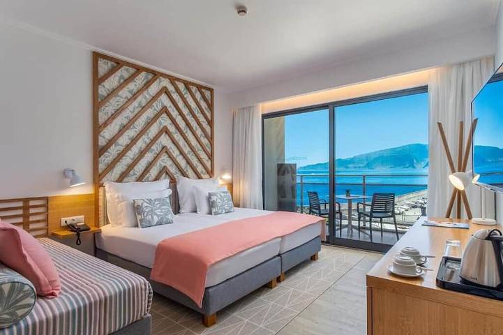 Single Unit | Free Breakfast | Heated Pool Access | Near Beach in Porto Moniz, Madeira
