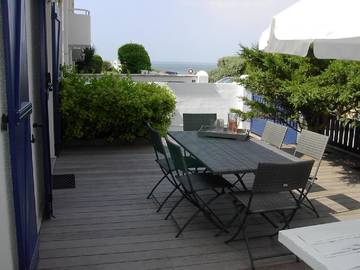 Gîte pour 6 personnes, avec jardin ainsi que jacuzzi et terrasse dans Plage Bonne-Source