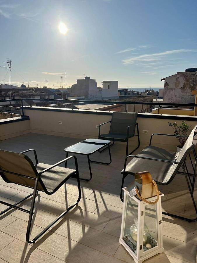Ferienwohnung für 7 Personen, mit Ausblick und Balkon in Terrasini - 2