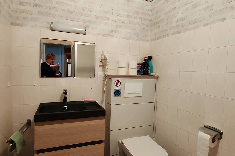 Entire apartment, Furnished T2 Apartment – Domaine Du Hêtre, Shared Garden, Wi-Fi & Air Conditioning in La Vôge-les-Bains, Épinal region