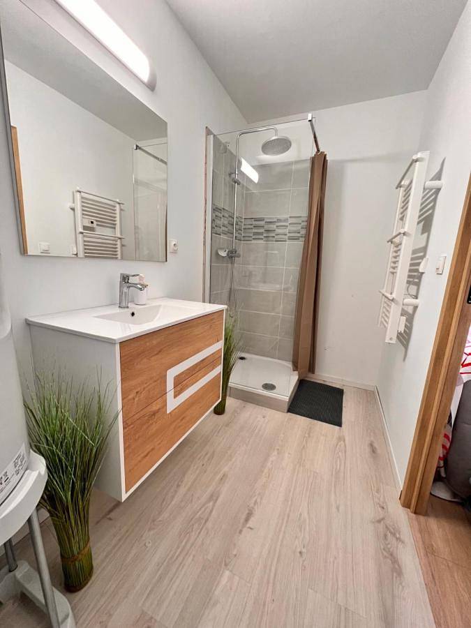 Appartement entier, One-Bedroom Apartment in Bédarieux, Région de Béziers