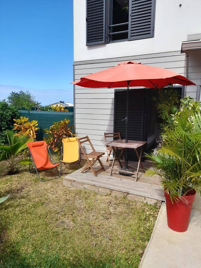 Appartement de vacances pour 2 personnes, avec vue ainsi que terrasse et jardin