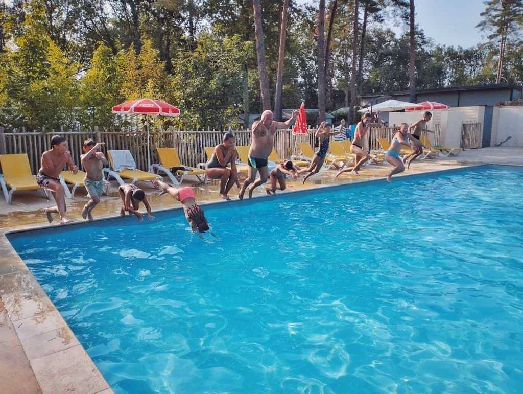 Camping 3 étoiles - Parc aquatique - ccbbeec in Beaumont-du-Périgord, Périgord Pourpre