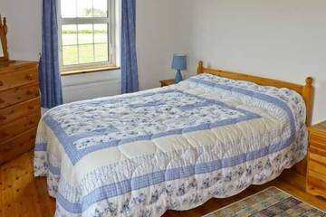 Log Cabin for 6 People in Glenties, County Donegal, Photo 1