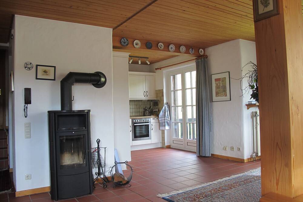 Ganze Wohnung, Familienfreundliche, großzügige Ferienwohnung mit Aussicht in Silbach, Winterberg