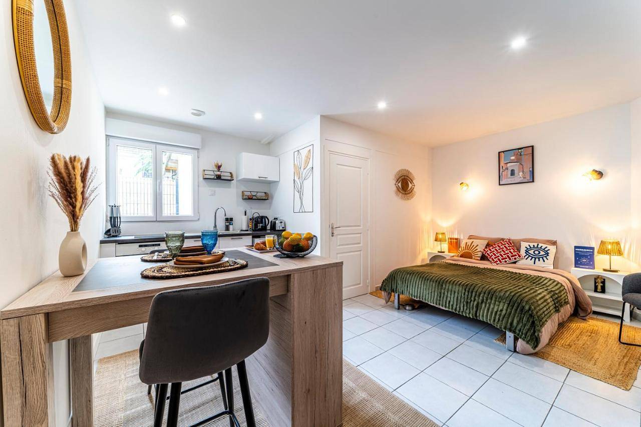 Appartement entier, One-Bedroom Apartment in Mons-en-Barœul, Région de Lille