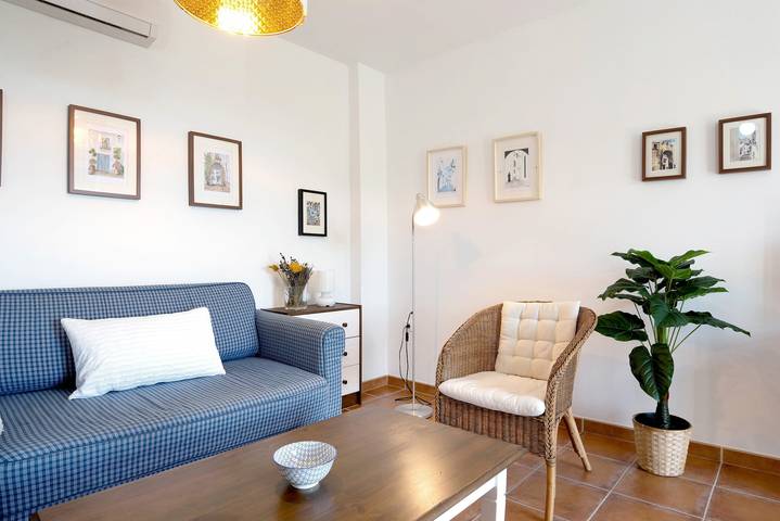 Apartamento 'Cobijadas75 Janda' con vistas a la montaña, balcón y Wi-Fi in Vejer de la Frontera, Costa de la Luz