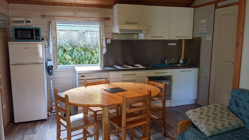 Chalet pour 6 personnes, avec terrasse ainsi que piscine et jardin en Corrèze - 3