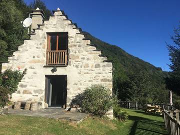 Gîte pour 8 personnes, avec terrasse et jardin à Viscos