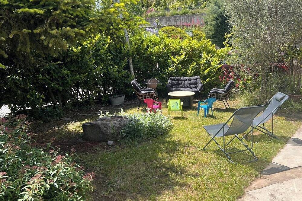 Appartement entier, Grand appartement indépendant avec jardin, au calme dans maison in Le Poët, Région de Gap