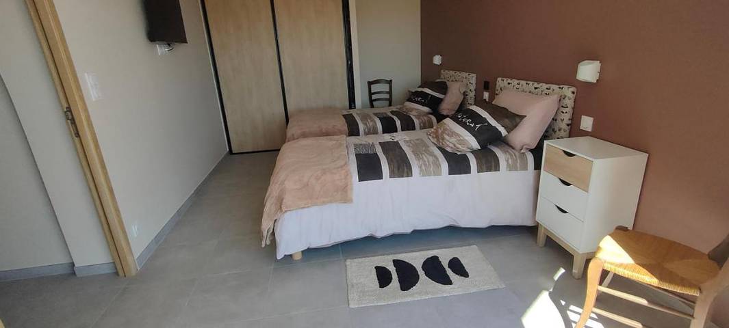 Location de vacances pour 4 personnes, avec vue et terrasse à Castelnau-de-Mandailles
