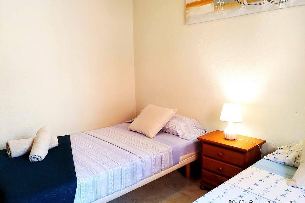 Entire apartment, Solarium, sea view, Wi-Fi, center of Los Cristianos, 50M. from beach in Los Cristianos, Arona