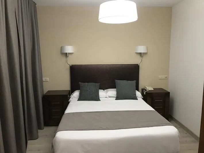 Hotel para 3 personas, con jardín - 1