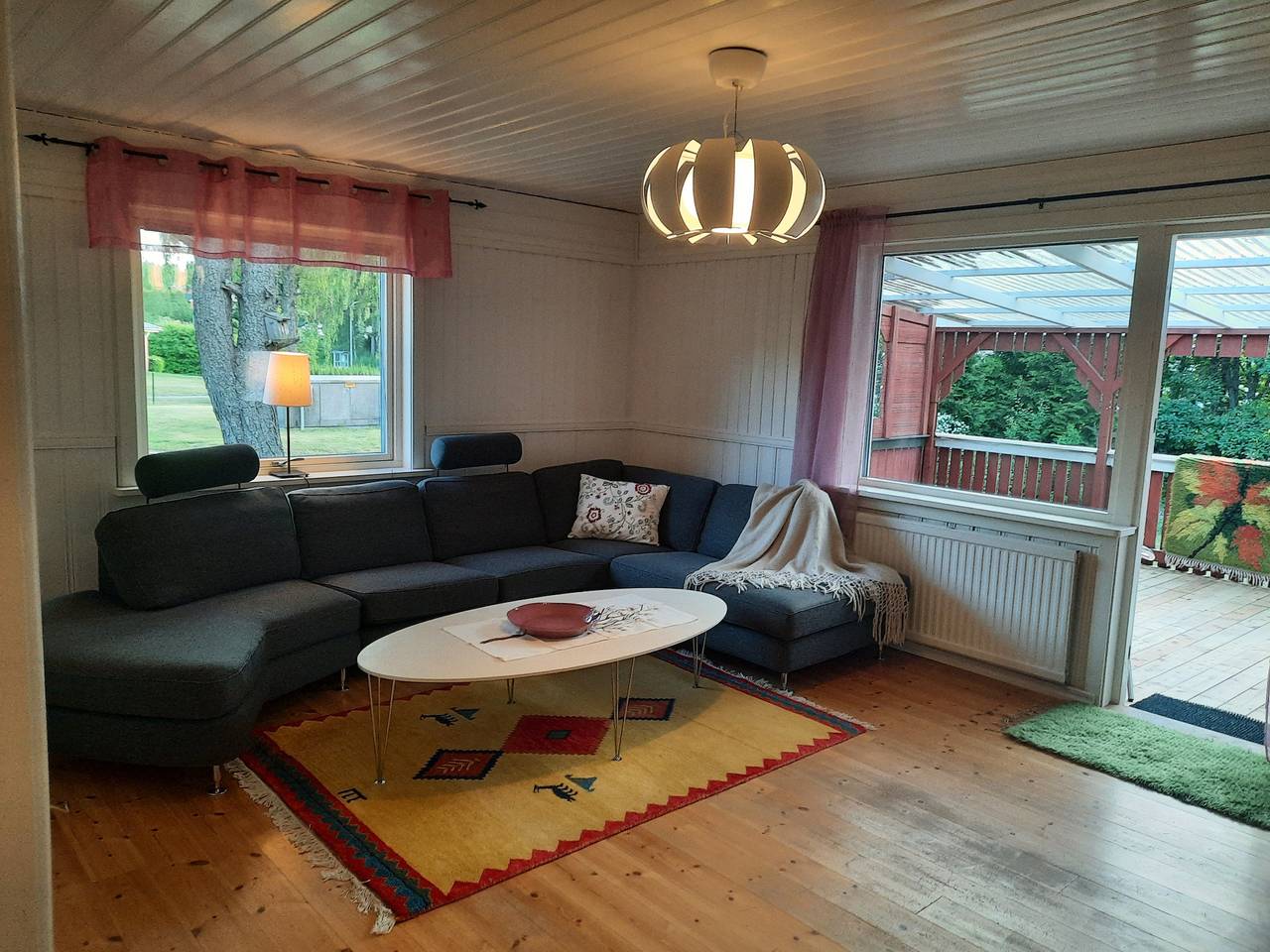 Hus för 4 Personer, med terass och trädgård