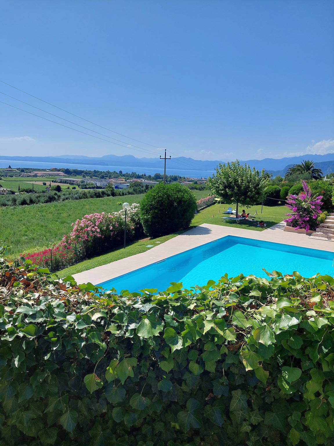 Apartamento entero, Regarda - "Nido dell'Arte" a Bardolino con piscina vista lago in Bardolino, Montañas Garda