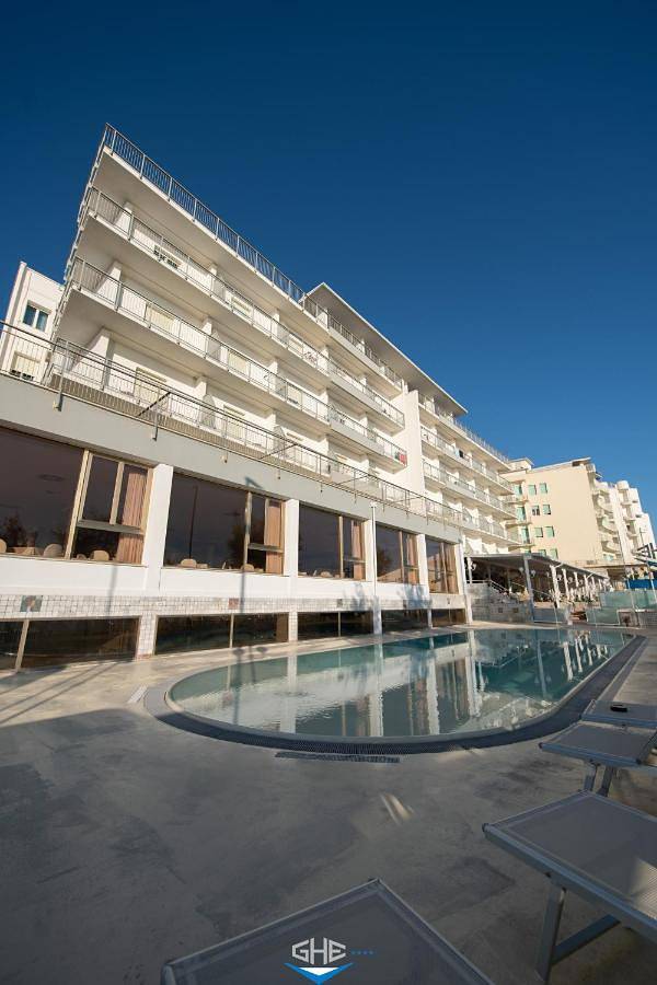 Hôtel pour 2 personnes, avec vue ainsi que piscine et terrasse