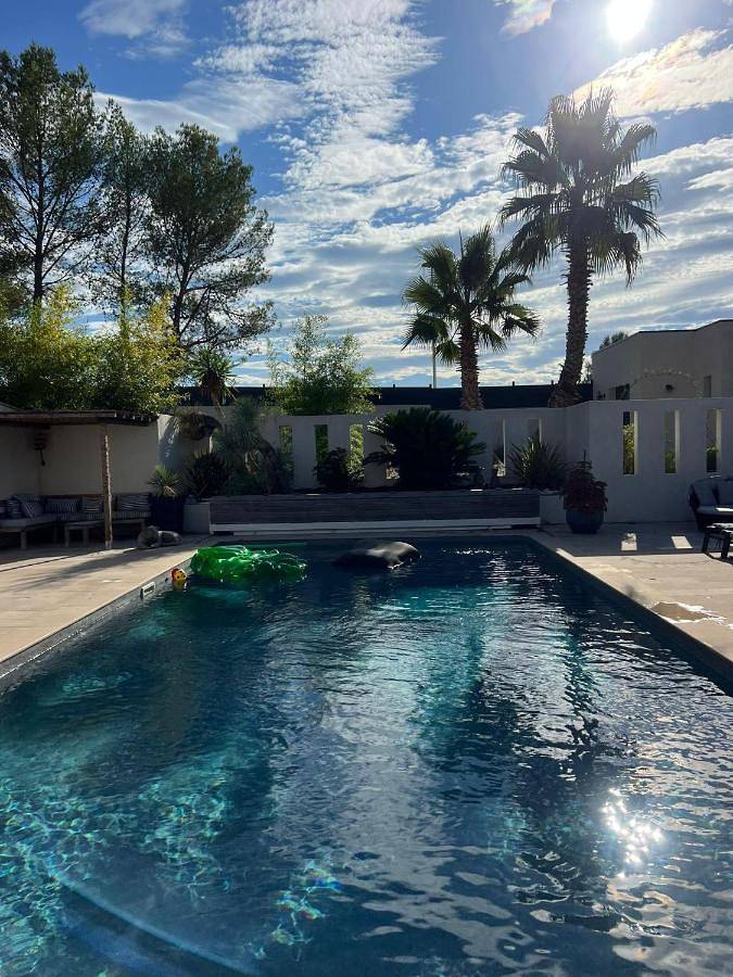 Villa pour 4 personnes, avec jardin ainsi que piscine et vue