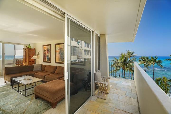Vacation rental for 2 people, with yard and balcony in Honolulu